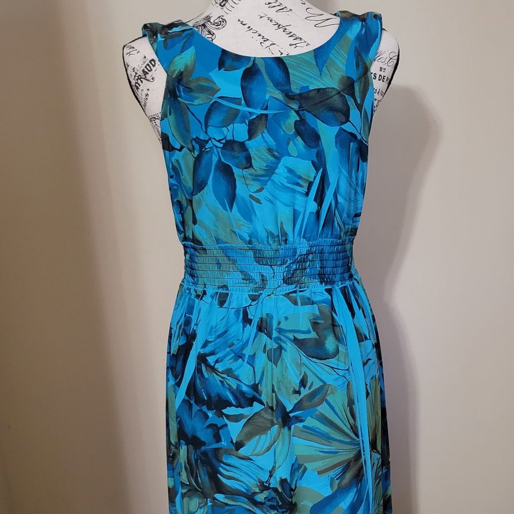 Dress - Picture 2 of 3